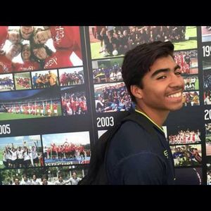 Meet your Posher, Yael